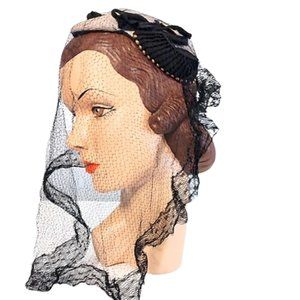 1940s Vintage Small Tan & Black Calot Juliet Hat With Black Full Chapel Veil